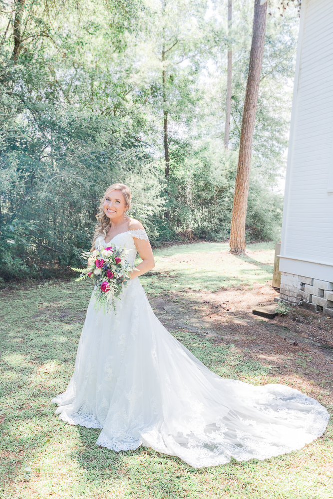 Annie Elise Photography | Bride Portrait Outdoors | Burgundy Flowers | Radiant Bride | I do Bridal