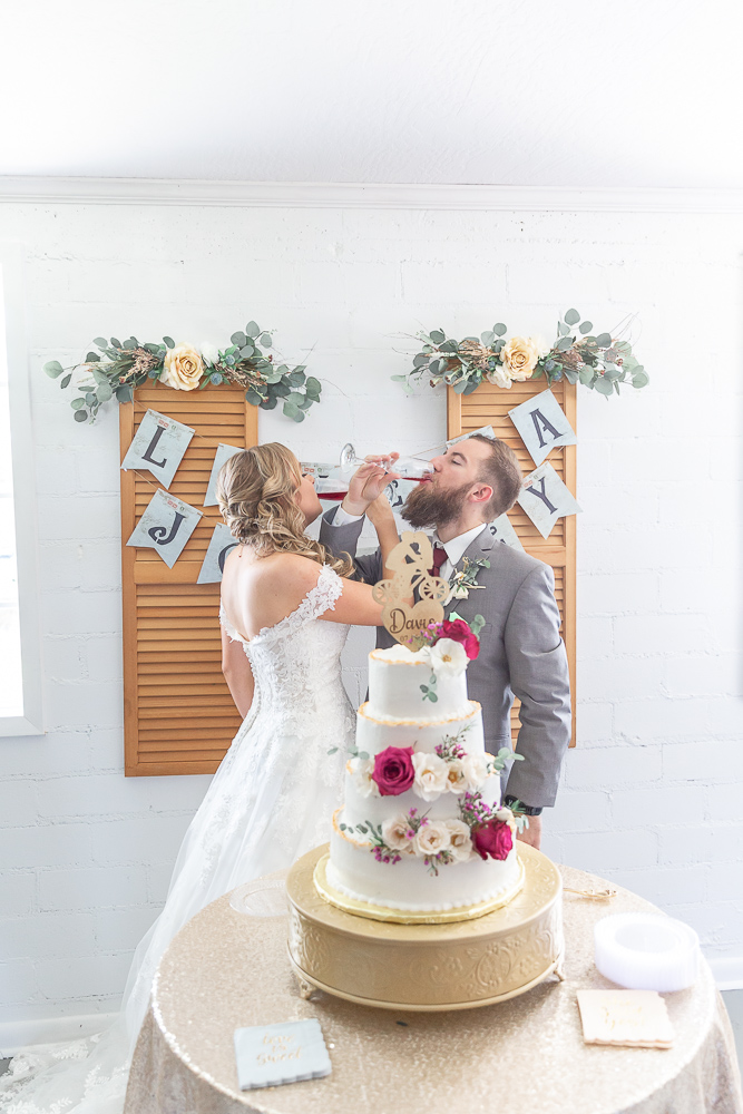 Mississippi Wedding Photographer | White Chapel | Cakes by Debbie | State Line, MS | Wedding Reception | White Chapel