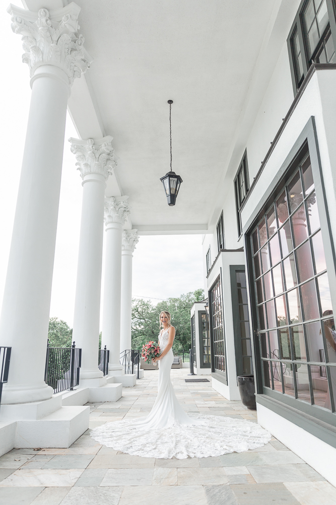 Annie Elise Photography | White House Hotel | Bridal Portrait | classic