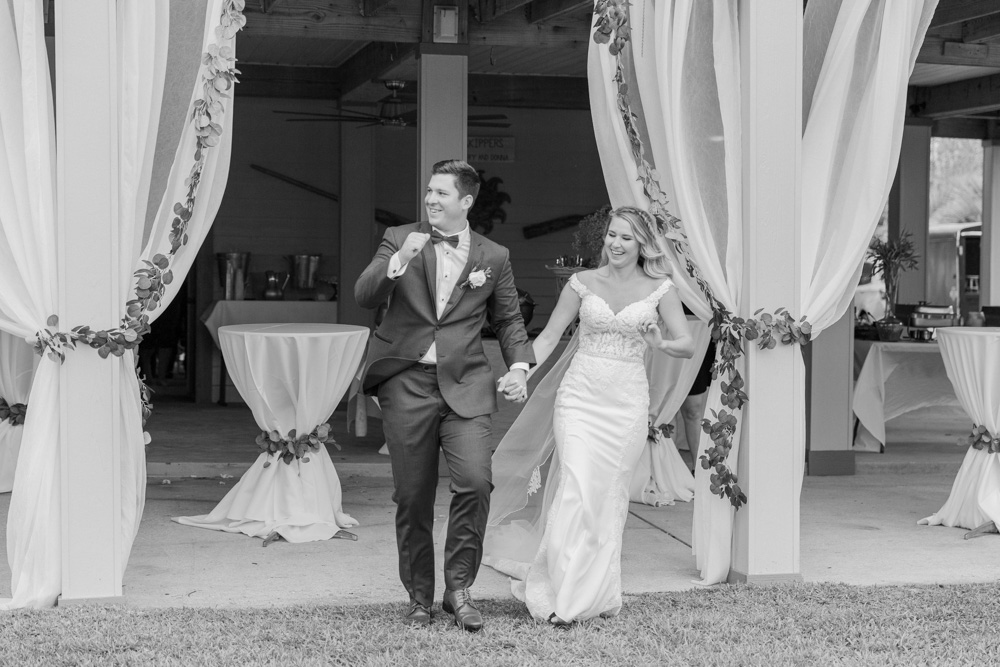 Alabama wedding photographer | Annie Elise Photography | grand entrance