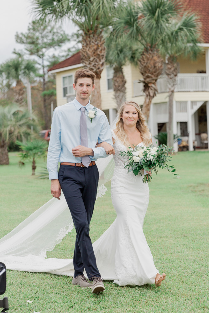 Annie Elise Photography | FIrst Look with groom