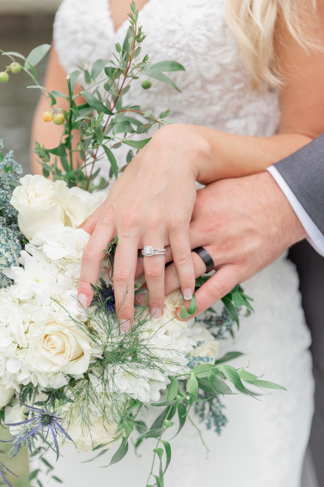 Photo of rings on bouquet 