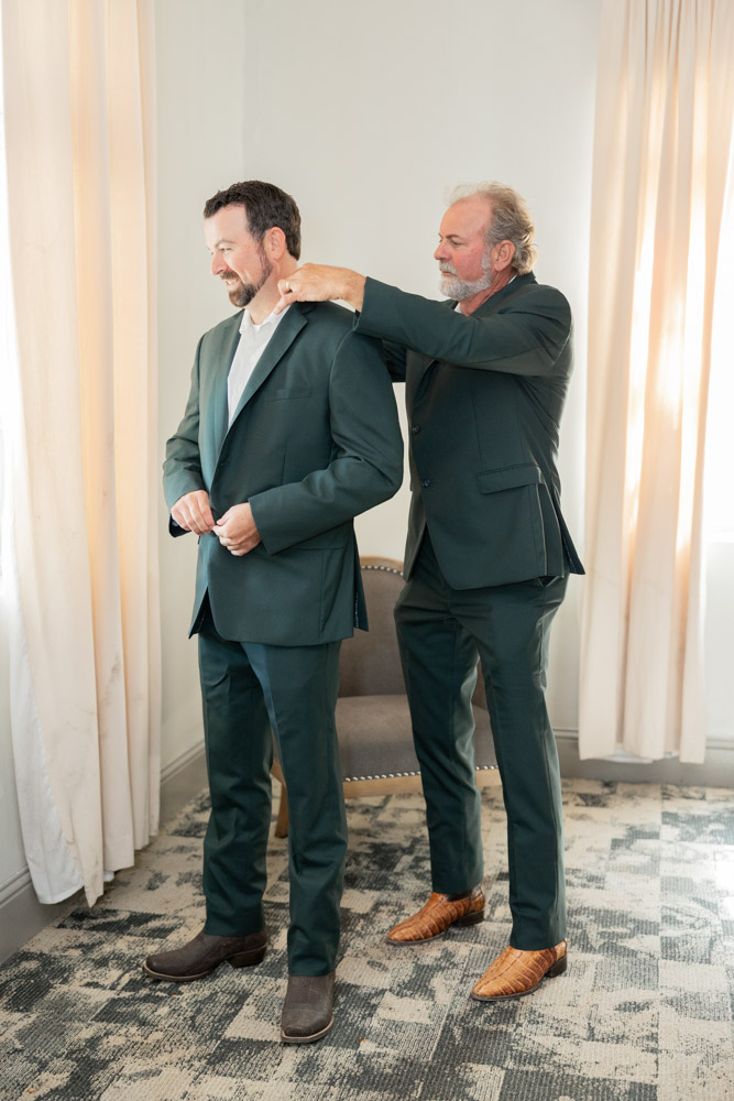 Jessica + Jordan - Annie Elise Photography - Centennial Plaza-41