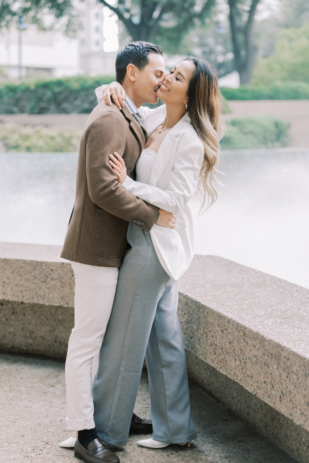 Texas styled engagement session | Dallas Fort Worth, Water Gardens | Annie Elise Photography | Fine art photographer | Men 